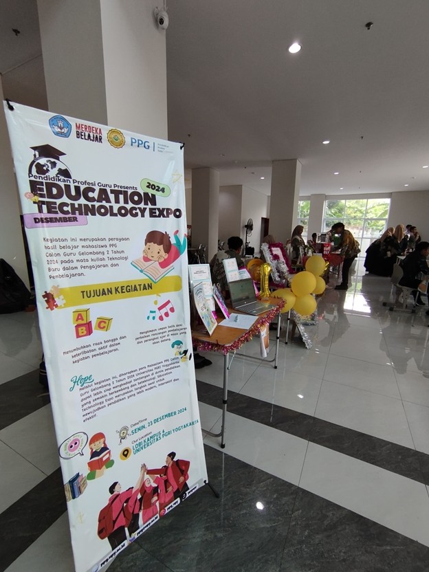 Pameran media pembelajaran CKM 2024 UPY oleh mahasiswa PGSD dan PPG.