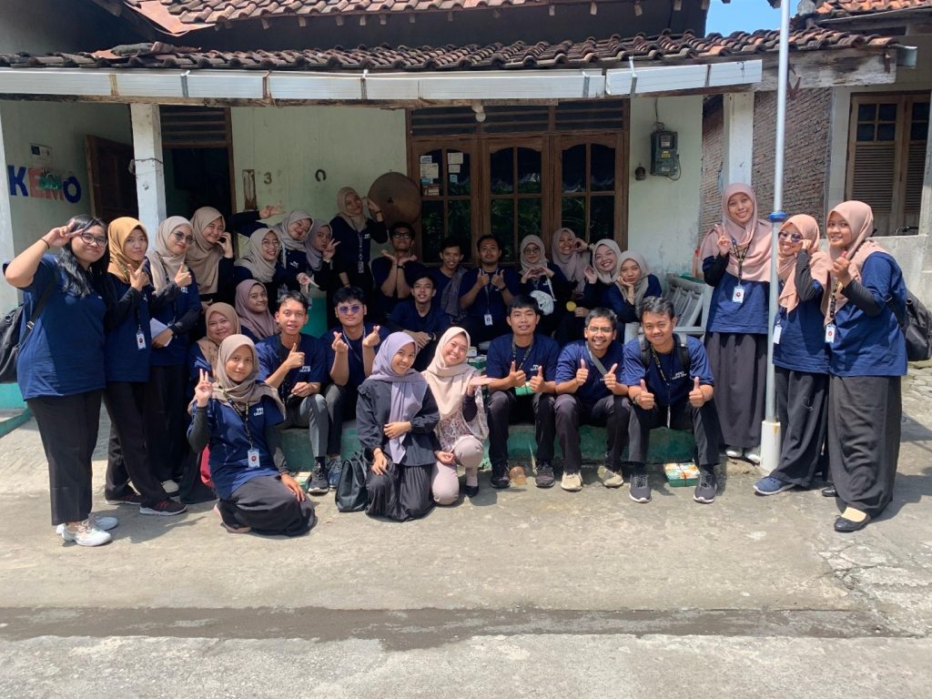 Pelatihan Membatik di Batik Musa Sewon bersama mahasiswa PPG UPY.