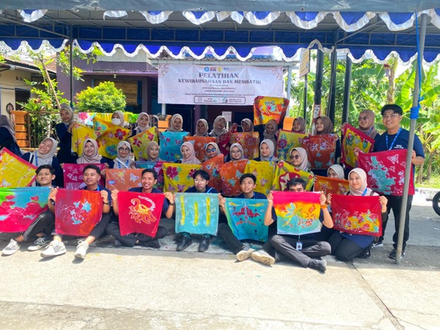 Pelatihan Membatik di Batik Musa Sewon bersama mahasiswa PPG UPY.