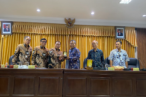 Studi Banding PPG FKIP UPY ke UNNES & UPGRIS : Tingkatkan Kualitas Pengelolaan Pendidikan Guru