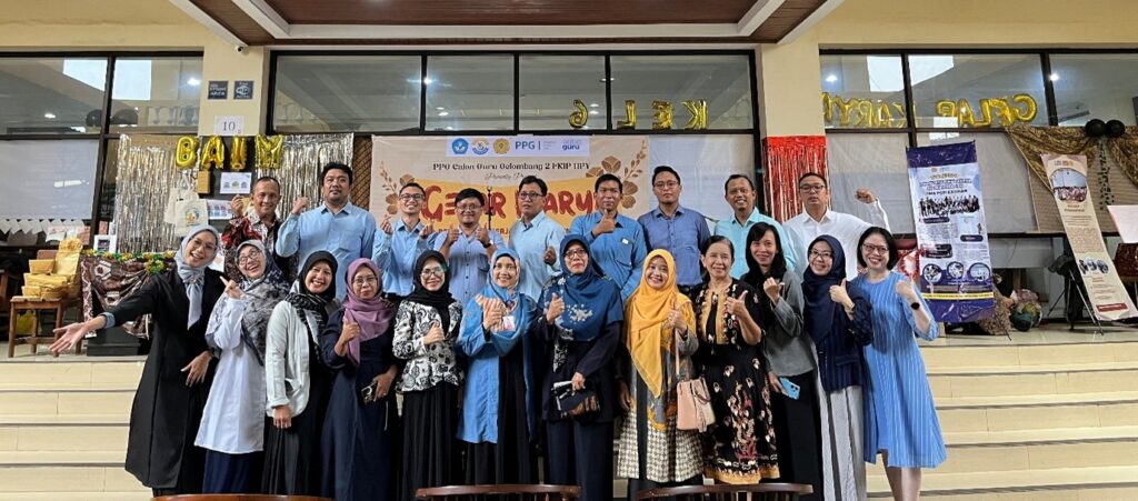 Peserta PPG Universitas PGRI Yogyakarta mempresentasikan karya inovatif dalam Gelar Karya Projek Kepemimpinan 2025.