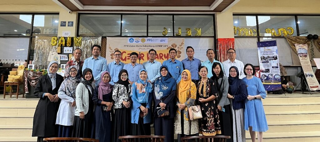 Peserta PPG Universitas PGRI Yogyakarta mempresentasikan karya inovatif dalam Gelar Karya Projek Kepemimpinan 2025.