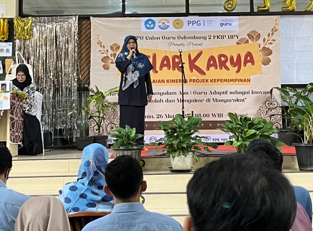 Peserta PPG Universitas PGRI Yogyakarta mempresentasikan karya inovatif dalam Gelar Karya Projek Kepemimpinan 2025.