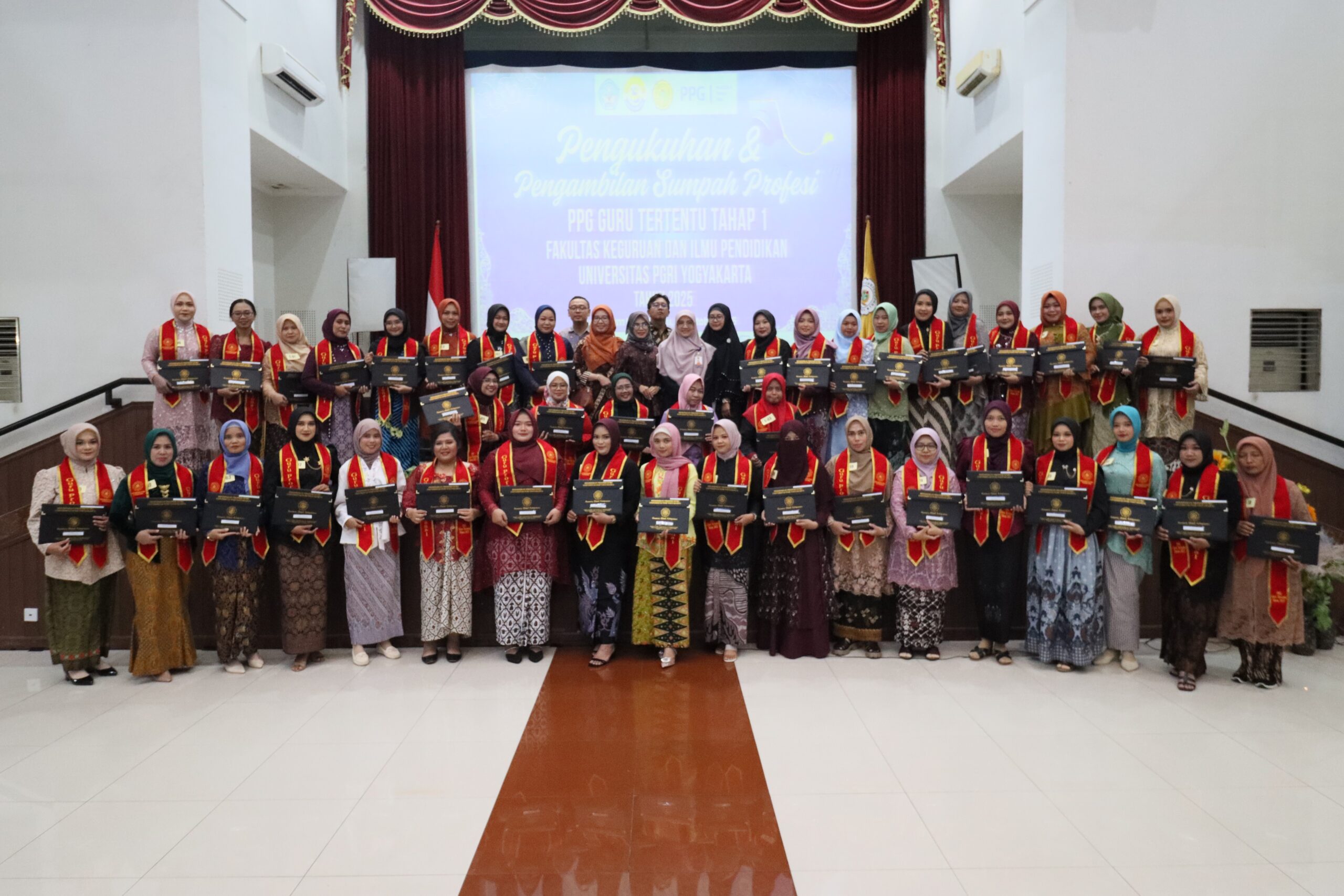 UPY Kukuhkan 1201 Guru Profesional PPG Tahap 1 Tahun 2025