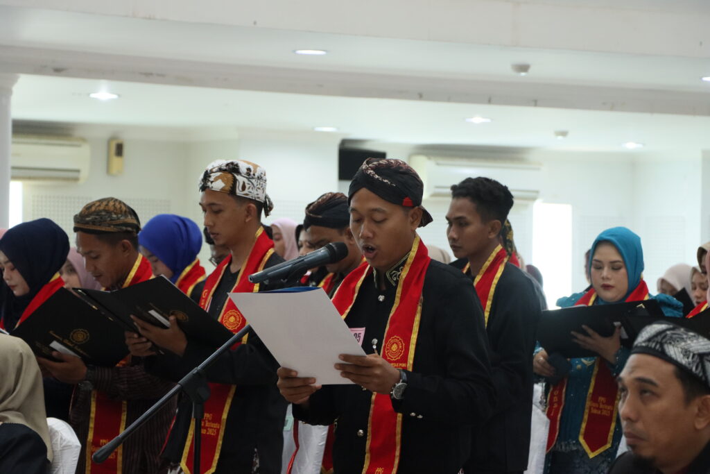 Pengambilan Sumpah Profesi Guru