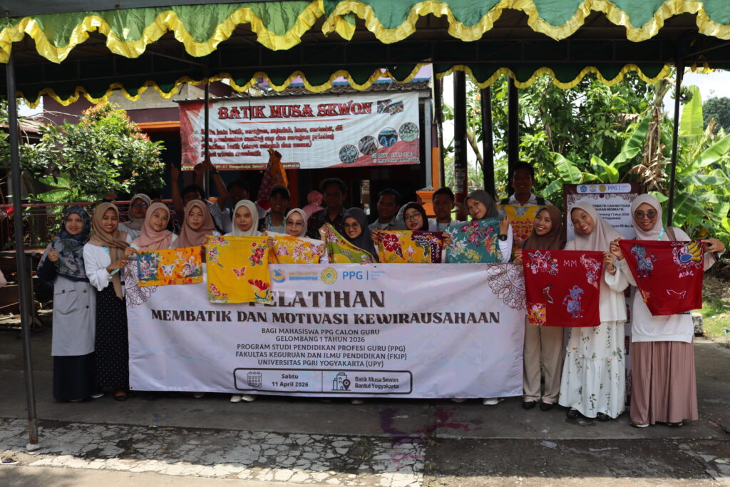 Mahasiswa PPG UPY mengikuti pelatihan membatik di Batik Musa Sewon Bantul