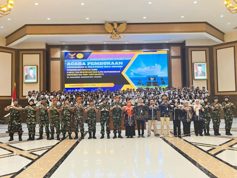 Mahasiswa PPG FKIP UPY mengikuti pelatihan bela negara bersama instruktur TNI di Akademi Angkatan Udara Yogyakarta