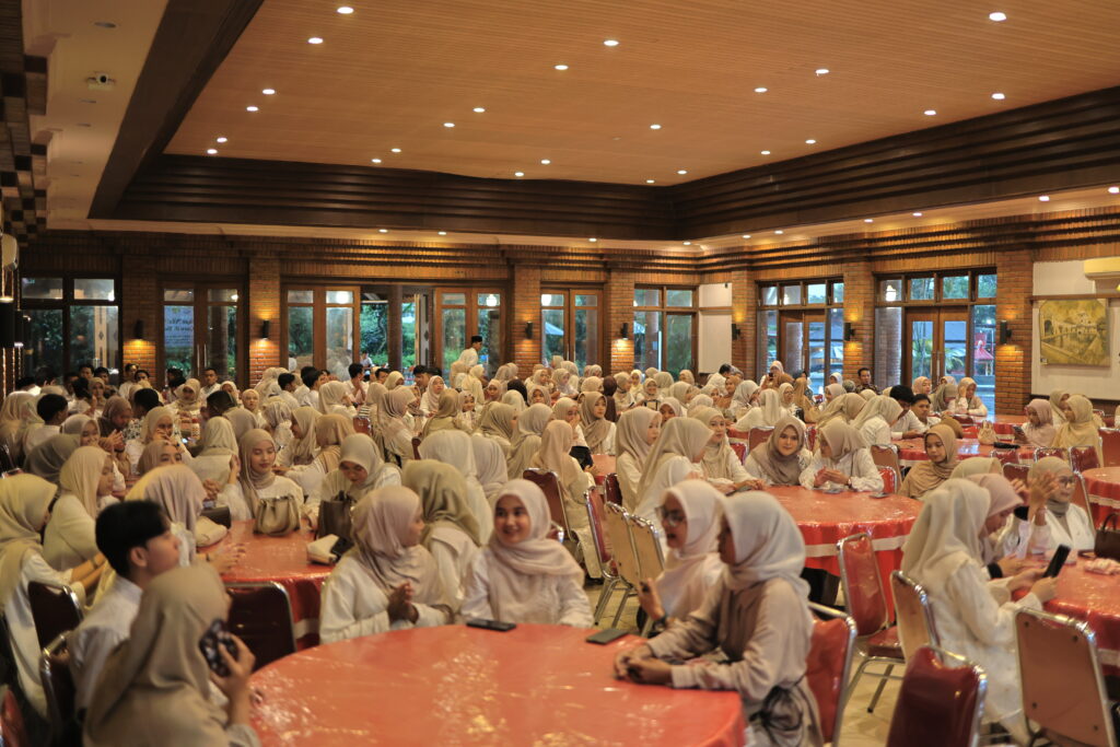 Kegiatan Kajian Ramadhan dan buka bersama Mahasiswa PPG FKIP UPY Tahun 2026 di Banyu Mili Resto Sleman Yogyakarta